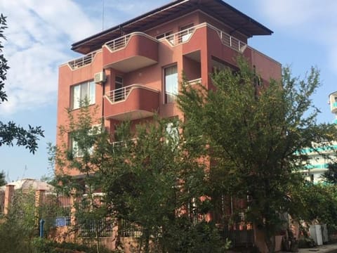 Property building, Day