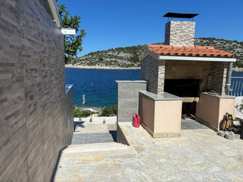 Direkt am Meer-Apartments Puntaplanka Apartment in Šibenik-Knin County, Croatia