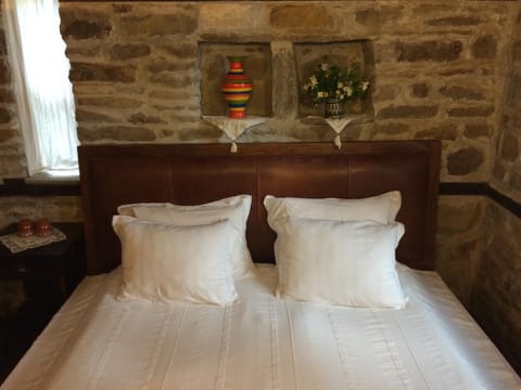 Photo of the whole room, Decorative detail