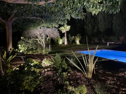 Villa au calme avec piscine chauffée Villa in Provence-Alpes-Côte d'Azur