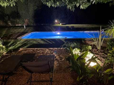 Villa au calme avec piscine chauffée Villa in Provence-Alpes-Côte d'Azur