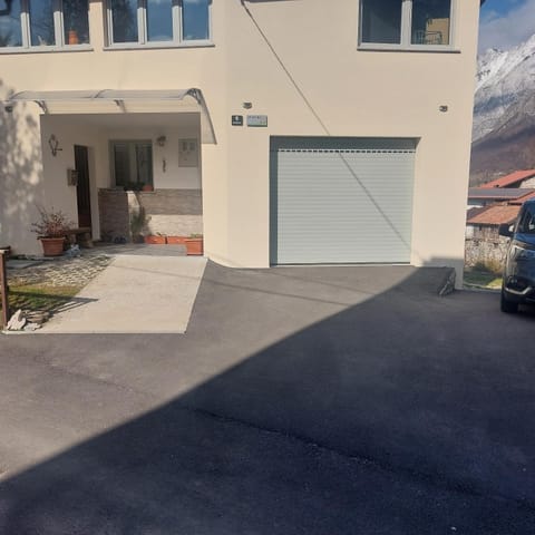 Property building, Day