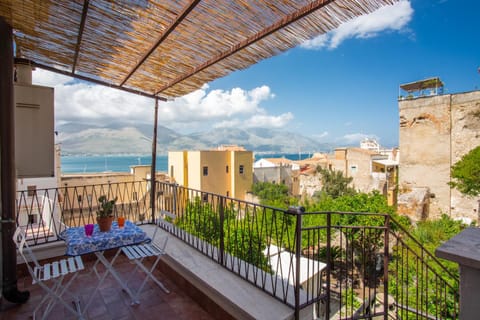 Day, Natural landscape, Balcony/Terrace, Balcony/Terrace, City view, Mountain view, Sea view