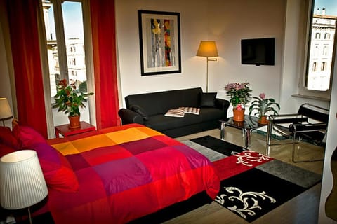 Toilet, TV and multimedia, Living room, Bedroom, Area and facilities