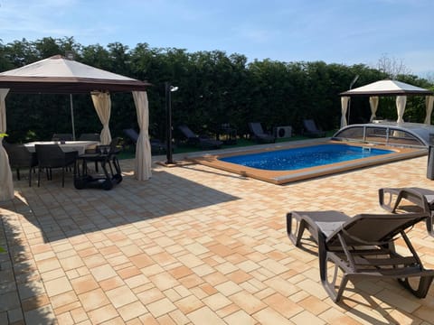 Patio, Swimming pool