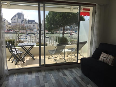 Balcony/Terrace, Photo of the whole room, Landmark view, Sea view, Quiet street view