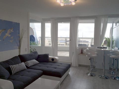 havenBlicke - großzügige Terrasse mit Blick auf die Weser Apartment in Bremerhaven