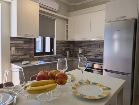 Emily's House Apartment in Kissamos