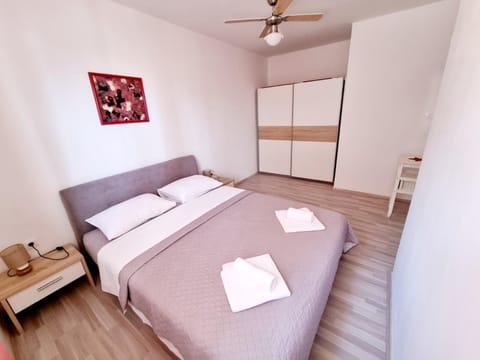 Apartmani MW, Crveni apartman Apartment in Lika-Senj County