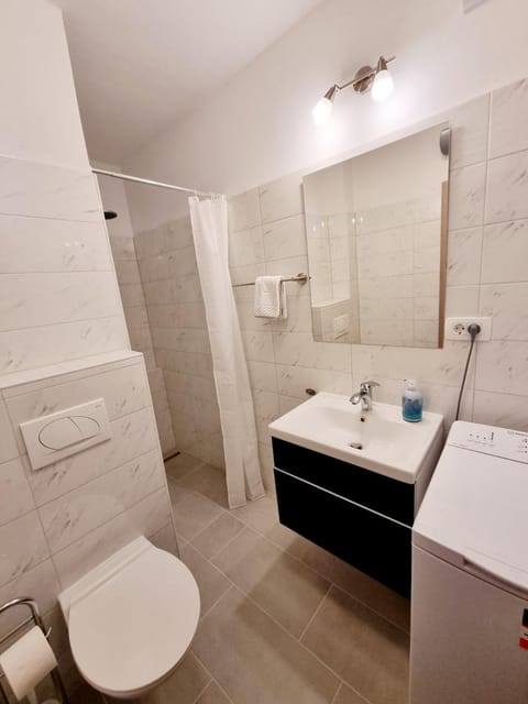 Apartmani MW, Crveni apartman Apartment in Lika-Senj County