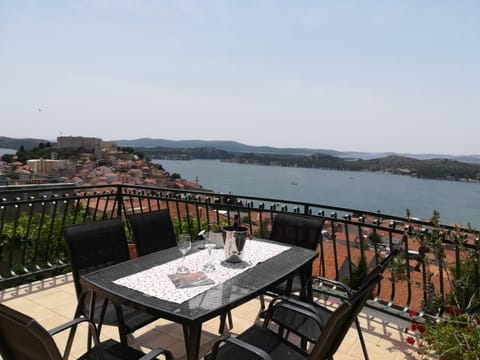 Balcony/Terrace, City view, Landmark view, Sea view