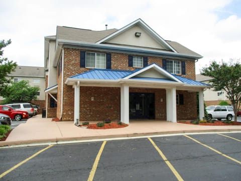 Property building, Facade/entrance, Day, On site, Time of day