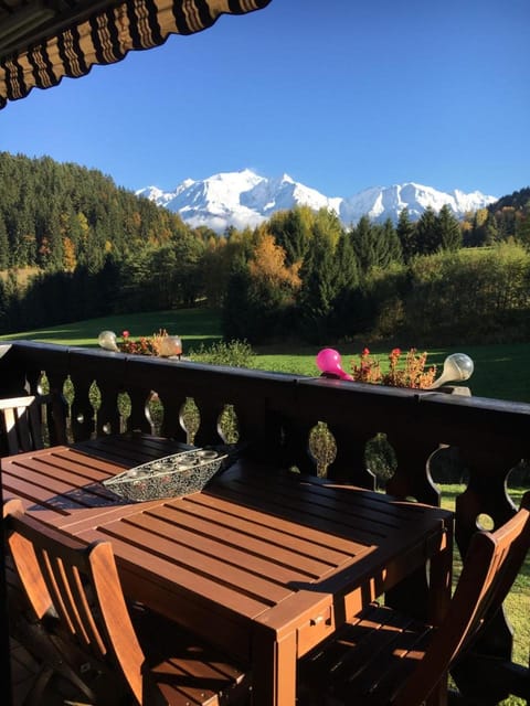 Spring, Natural landscape, Balcony/Terrace, Dining area, Mountain view