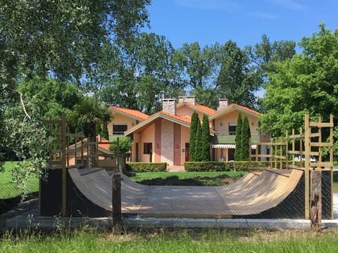 Property building, Garden