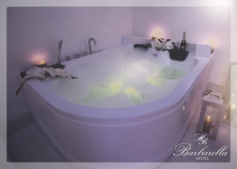 Hot Tub, Spa and wellness centre/facilities