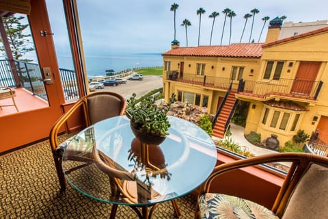 Pantai Inn Hotel in La Jolla