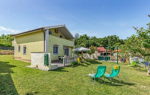 Property building, Balcony/Terrace, Garden view