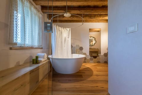 Bedroom, Bath