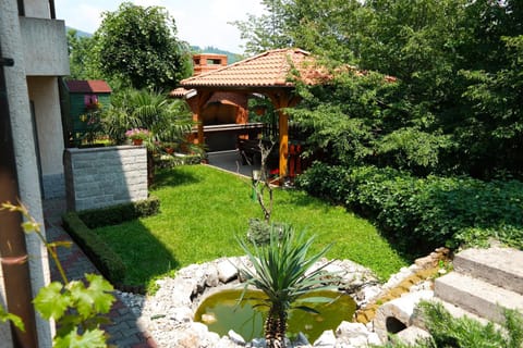 BBQ facilities, Garden