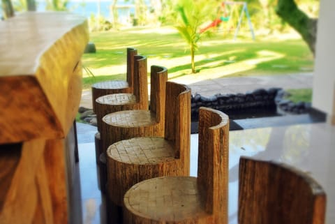 Restaurant/places to eat, Lounge or bar, Lounge or bar