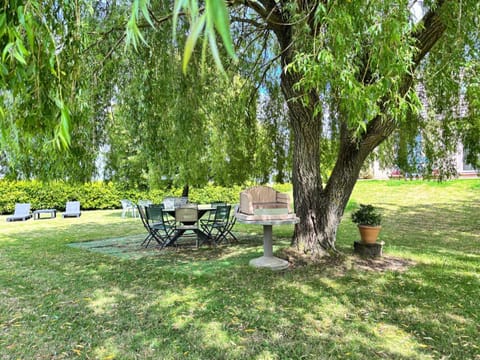 BBQ facilities, Garden