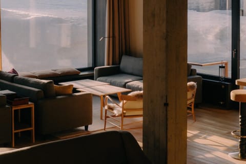 Lounge or bar, Seating area