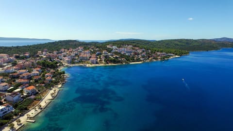 Apartment "On the beach" Apartment in Okrug Gornji