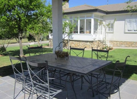 Garden, Balcony/Terrace