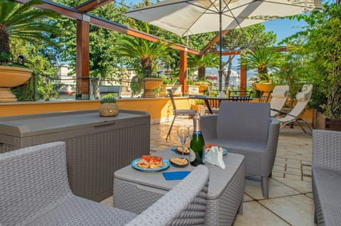 Patio, Day, Garden, Balcony/Terrace, Garden view