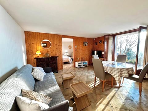 Appartement confortable avec terrasse et parking à Annecy - FR-1-432-32 Apartment in Menthon-Saint-Bernard