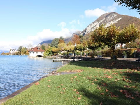 Appartement confortable avec terrasse et parking à Annecy - FR-1-432-32 Apartment in Menthon-Saint-Bernard