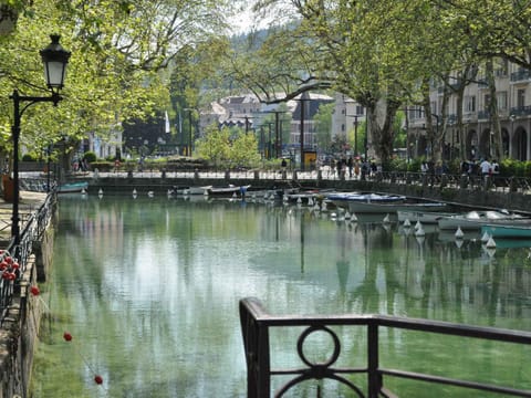 Studio moderne avec terrasse et parking à Annecy - FR-1-432-42 Apartment in Annecy