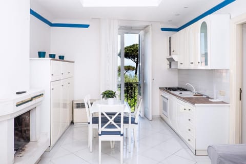 TV and multimedia, Balcony/Terrace, Kitchen or kitchenette, Living room, Dining area