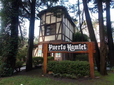 Property building, Lobby or reception