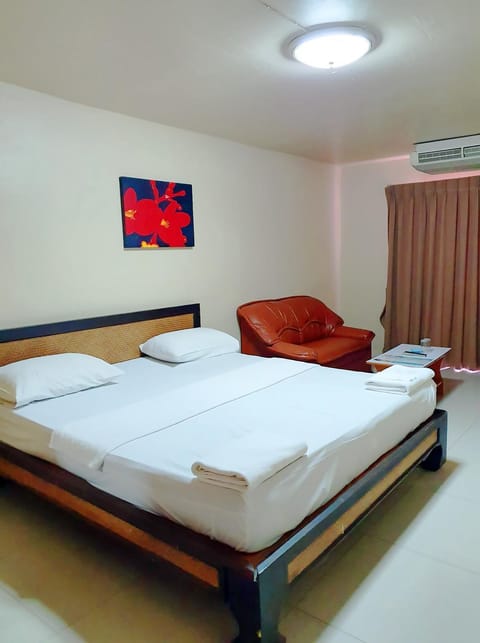 Bed, Photo of the whole room