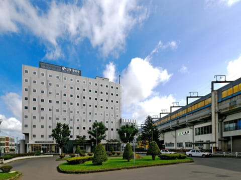 Property building, Day