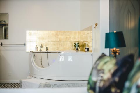 Bathroom, Bath