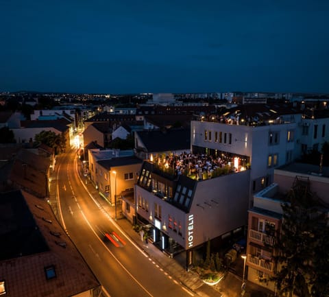 View (from property/room), Balcony/Terrace, City view