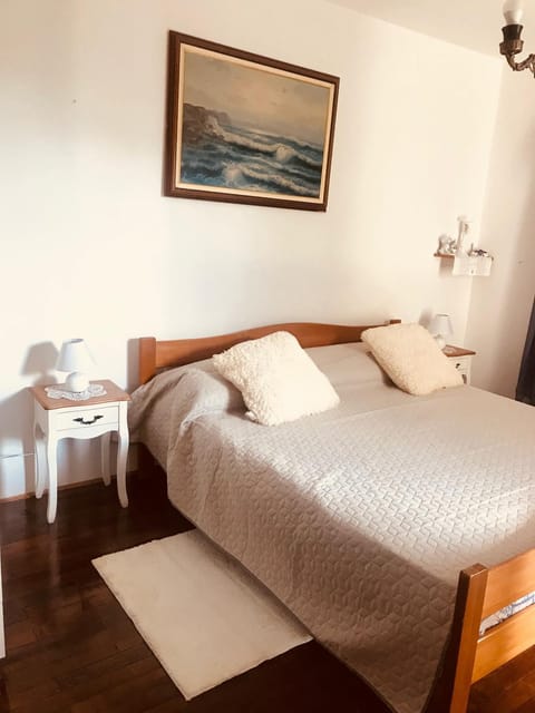 Bed, On site