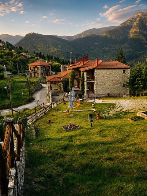 Property building, Day, Natural landscape, Garden, Garden view, Mountain view