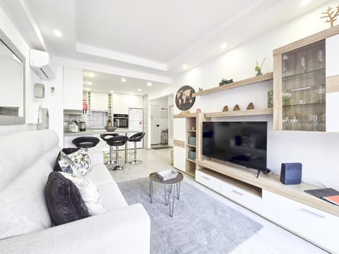Communal lounge/ TV room, Living room