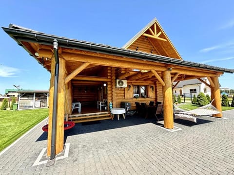 Dom Wakacyjny Złoto Północy na wyłączność, parking, plac zabaw, tarasy House in Pomeranian Voivodeship