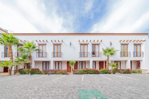 Property building, Day