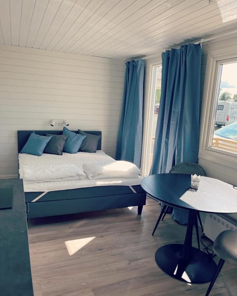 Bed, Living room, Photo of the whole room, Bedroom
