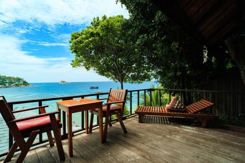 View (from property/room), Balcony/Terrace, Seating area, Sea view