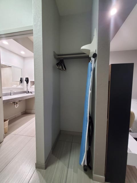 Crystal Inn Motel in Kingwood