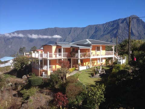 Garden view, Mountain view