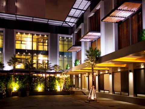 Facade/entrance