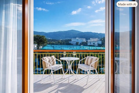 Balcony/Terrace, Mountain view