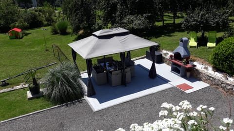 Patio, Seating area